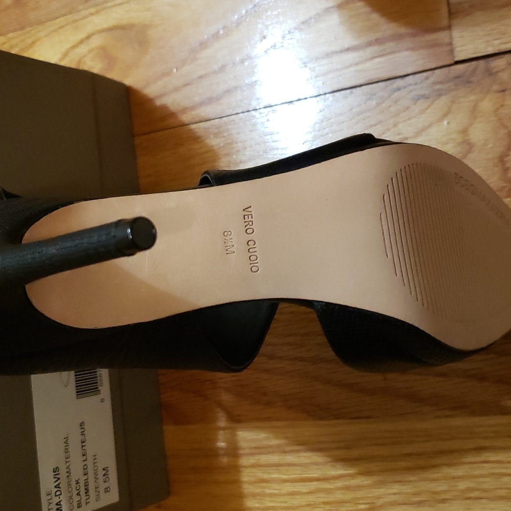 BCBG MAXAZRIA Platform Pump 8.5 Black - Picture 4 of 6